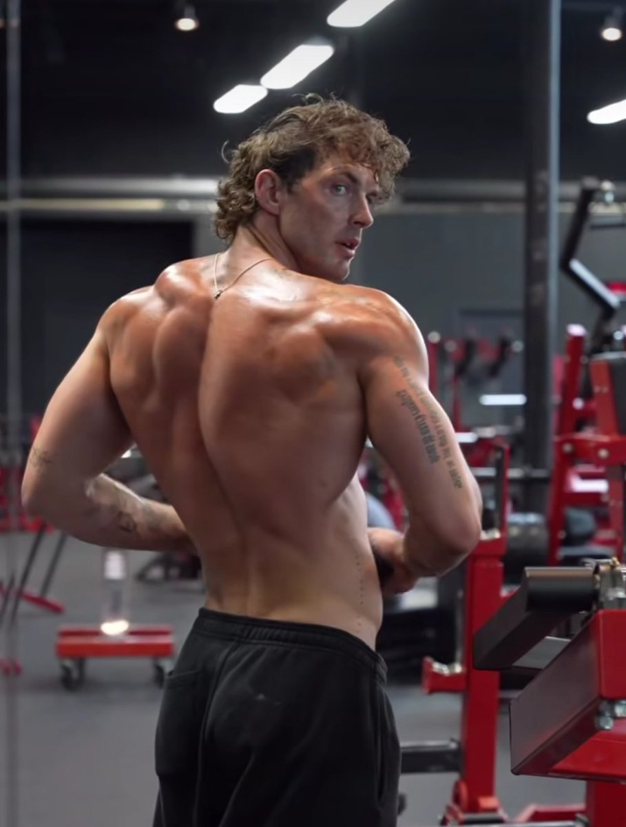 Ed_Rp_'s tweet image. Who's gonna help me relax after my workout?