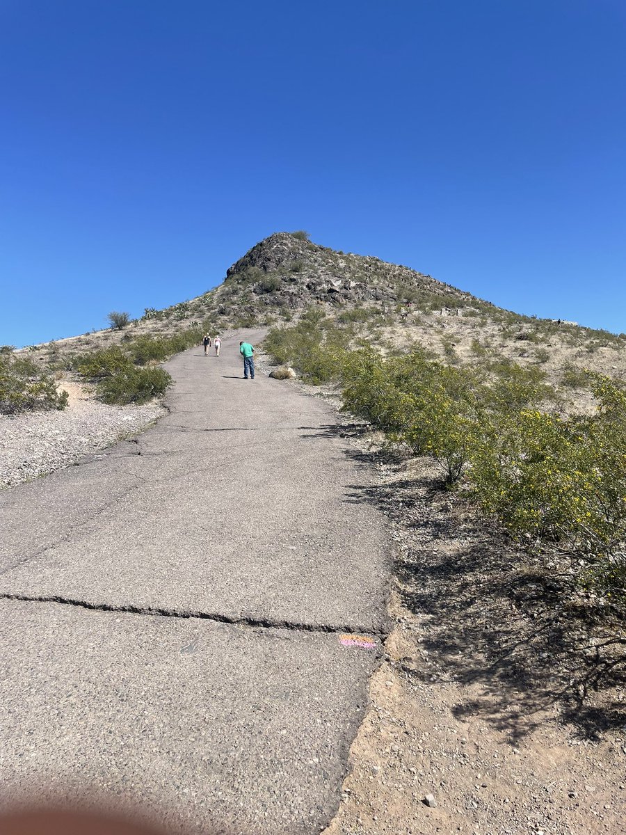 thebigsmooth1's tweet photo. Looking forward to returning to Arizona to see my friends this winter!! And winter hiking while keeping eyes open for rattlers is always fun LOL..
#Amountain https://t.co/sEtS9fk7p3