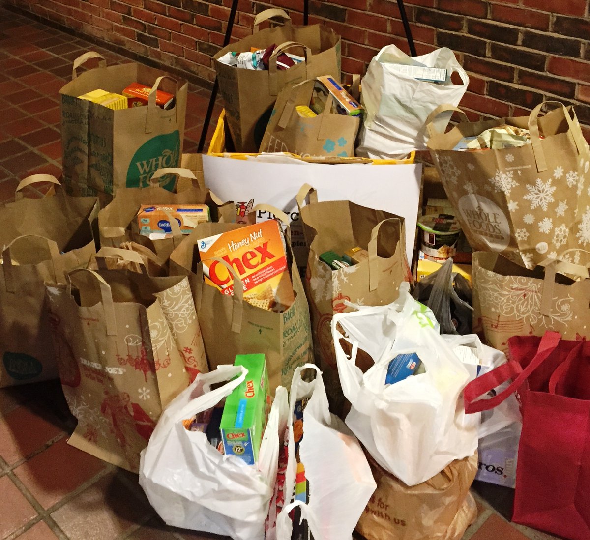 Supporting Families with CD During the  Shutdown
Before donating GF products to your local food pantry, call them. Some may not have a system to ensure those GF items reach families who need them.

Consider donating naturally GF foods instead. Small actions can make a difference.