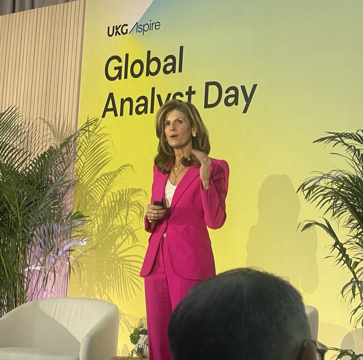 ⁦<a href="/UKGInc/">UKG</a>⁩ CEO ⁦<a href="/JenniferBMorgan/">Jennifer Morgan</a>⁩ on #CX execution improvements: if we don’t make our customers successful, nothing else matters. #UKGAnalystDay
