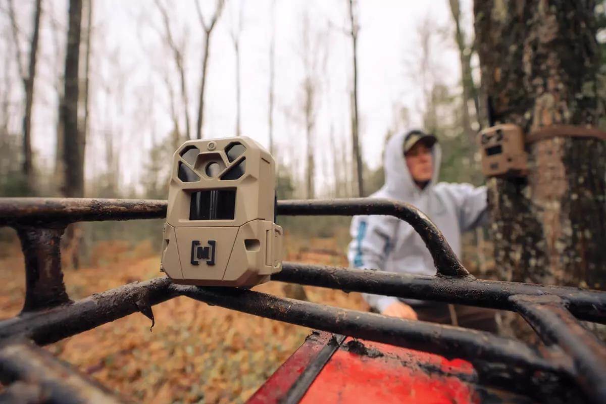 A cellular trail camera that's all business.

northamericanwhitetail.com/editorial/moul…