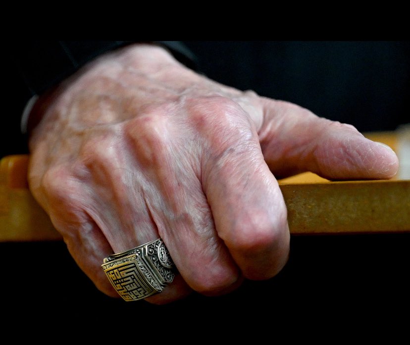 Lâ havle ve lâ kuvvete illâ billahi’l-aliyyi’l-azim” (Güç ve kuvvet ancak yüce ve büyük olan Allah’a aittir.)