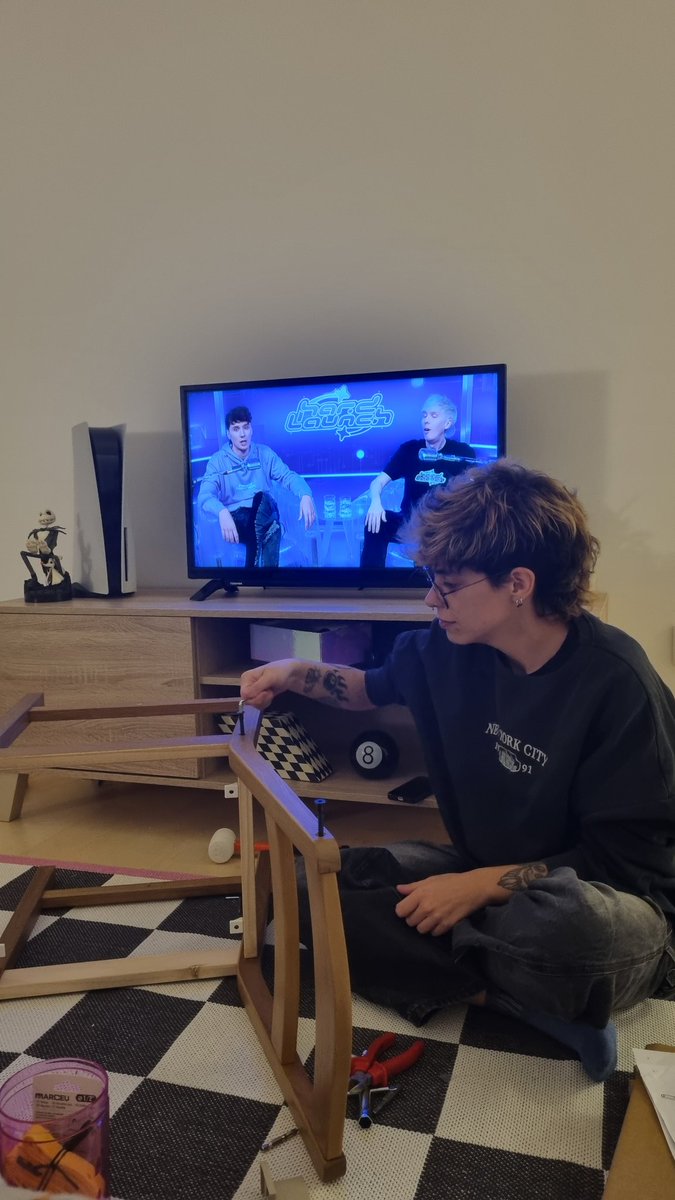 cigsafterlove's tweet photo. me and my gf on our 1st day at our new house, successfully turning her into a phannie <3 https://t.co/bzICzRqcbV
