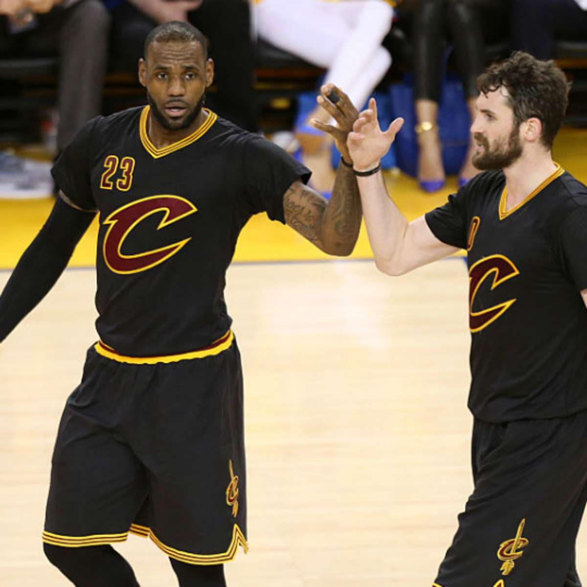 jakrulz11's tweet photo. @cavsdan @cavs Some people hated the sleeves, but these were epic and obviously lucky https://t.co/5oaVrtQo7t