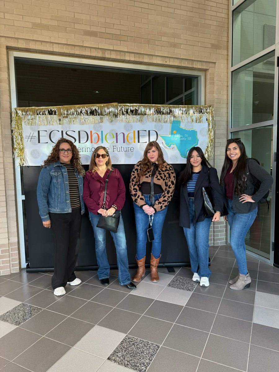 VRamos_TISD's tweet photo. Day 1 learning our way to BL #BLSUMMIT25 #TISDProud https://t.co/pbSyREpn26