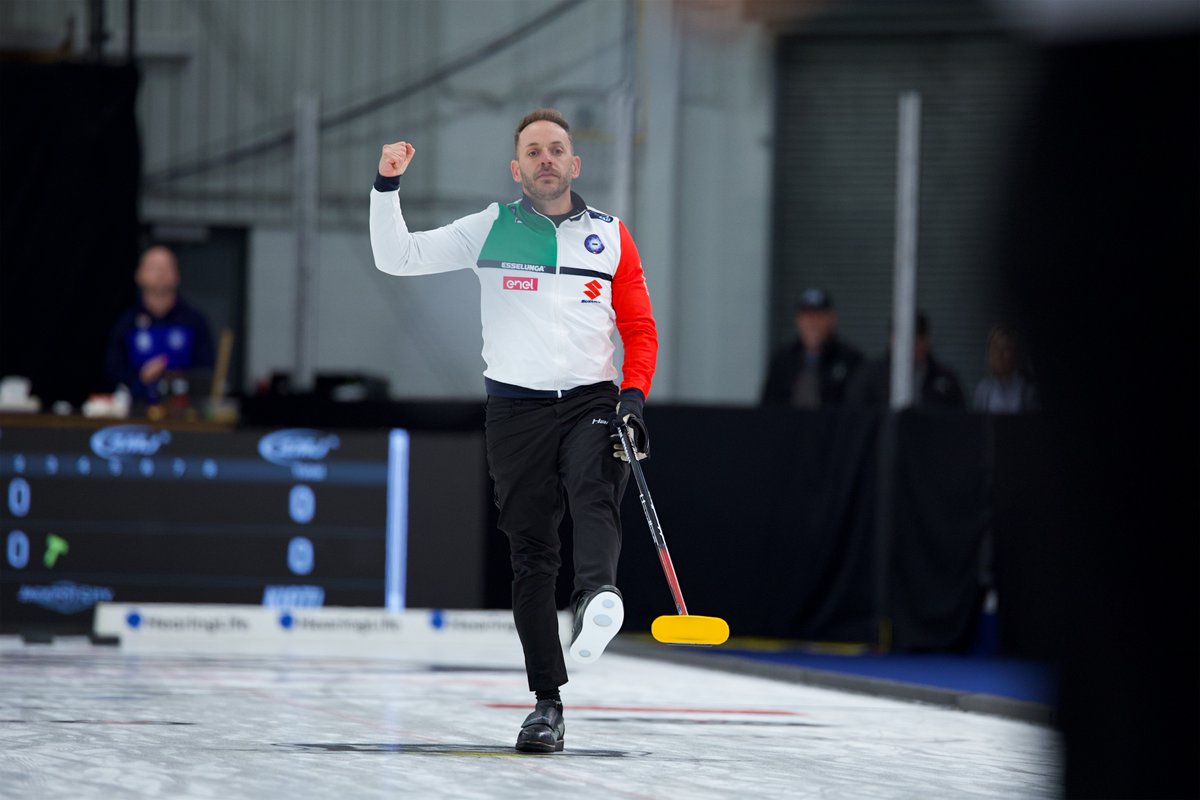 fisg_it's tweet photo. Mattia Giovanella, Sebastiano Arman, Amos Mosaner e Joël Retornaz hanno iniziato con il piedi giusto il terzo appuntamento stagionale del Grand Slam di curling.

Il quartetto azzurro si è imposto nel primo match del Kioti Tahoe sconfiggendo con il punteggio di 10-3 la compagine canadese guidata da Rylan Kleiter.

Determinanti si sono rivelate la sesta e la settima mano, caratterizzata da sette punti messi a segno. 

L'avversario del prossimo incontro, che andrà in scena nella notte tra mercoledì e giovedì, sarà il team Dunstone, numero due della graduatoria mondale.

📷 Anil Mungal