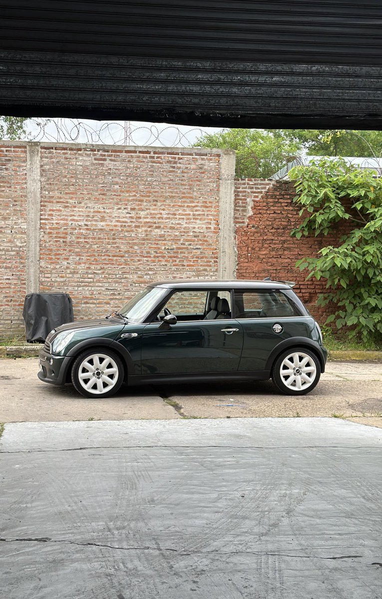 Que feliz me hace este auto.