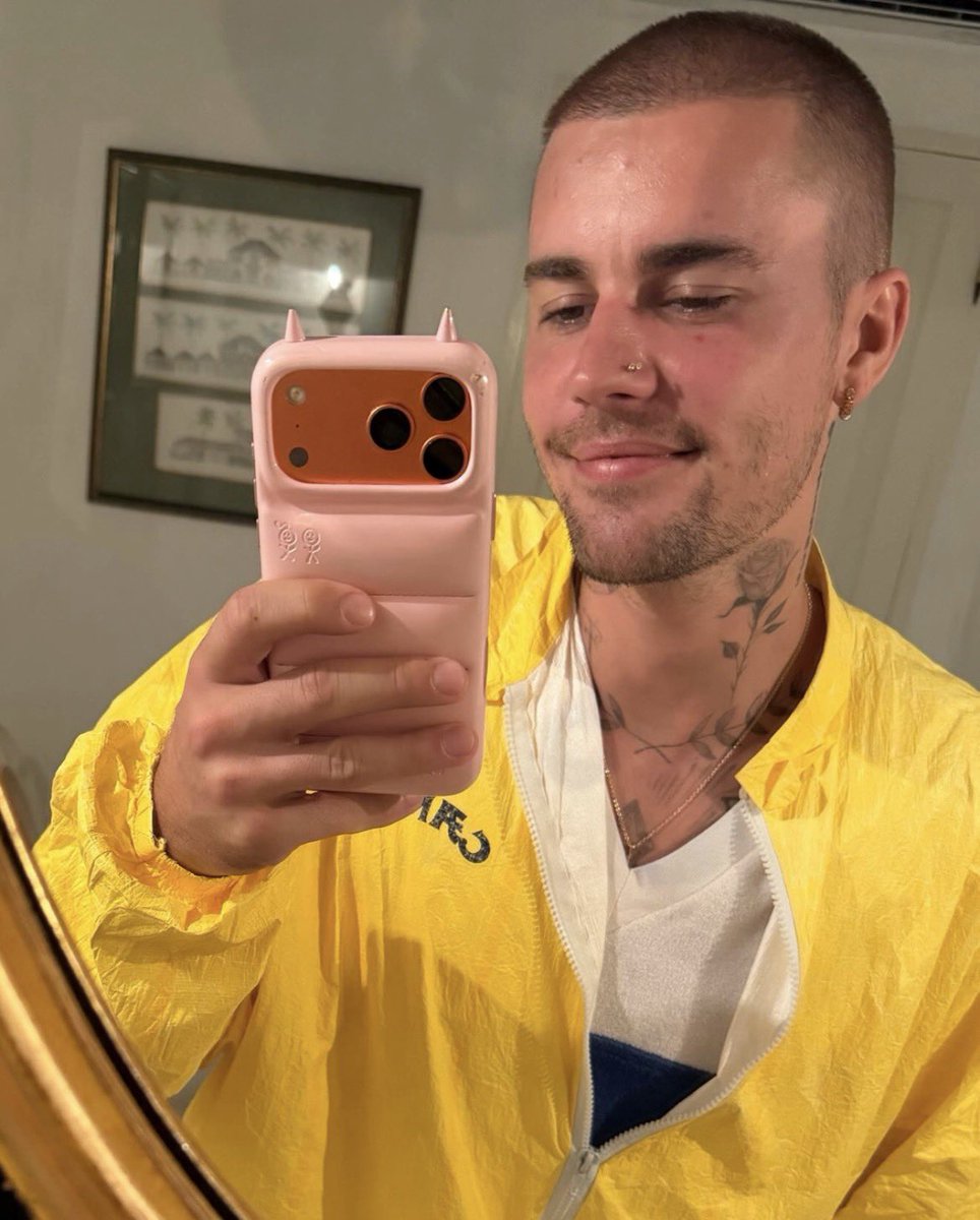 BiebtanFiles's tweet image. Esto significa una cosa en corea  🤣