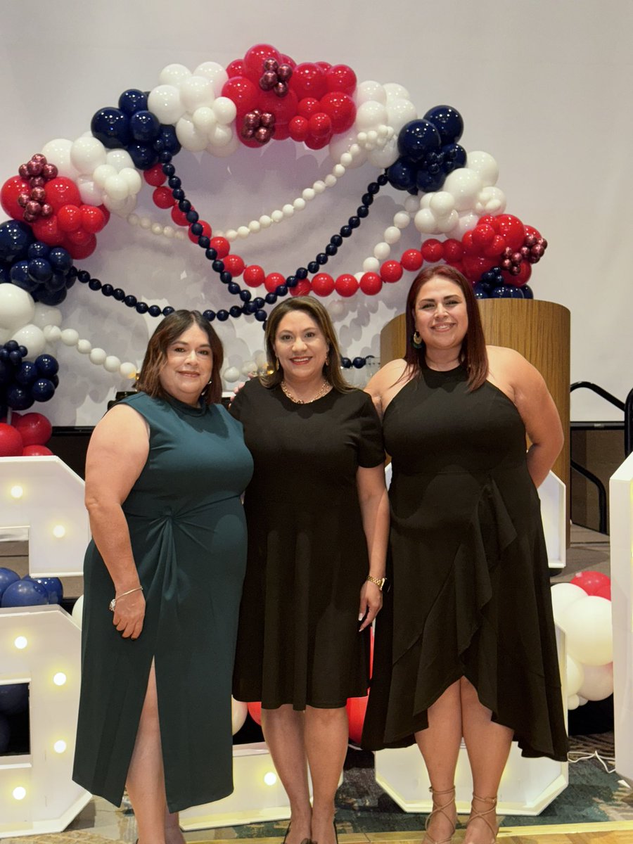 Americas_HS's tweet photo. Hard work, Heart,❤️💙&amp; Hustle from our  @CounselAHS Blazer Nation counseling team! 

Way to go @Americas_HS Team for bringing home the Lone Star 💫 Bronze Award! 
A’s UP! 

@MDominguez_SISD @ERivas_AHS @SISD_HS @SGomez18_AHS @EOrtiz_AHS @ABarrios_SISD https://t.co/KED5lFwToH