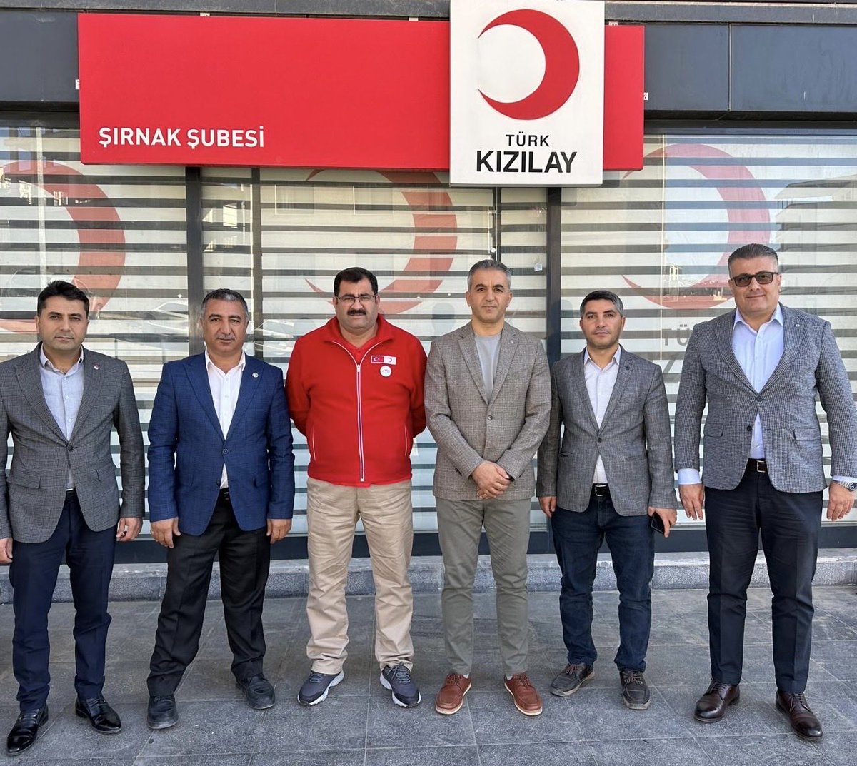 29 Ekim – 4 Kasım Kızılay Haftası kutlu olsun.

#KızılayHaftası kapsamında Kızılay #Şırnak şube başkanımız Muhittin Benek başkanımızı ziyaret ederek haftalarını kutladık.
<a href="/Leventusl/">🇹🇷Levent USLU</a> <a href="/ahmettemel1972/">Ahmet Temel</a> <a href="/SedatBika/">Sedat BİKA</a> <a href="/AbdullahCati/">Abdullah ÇATI</a> <a href="/KmlAKTA/">Kemal  AKTAŞ</a> <a href="/Metinilter73/">s</a>