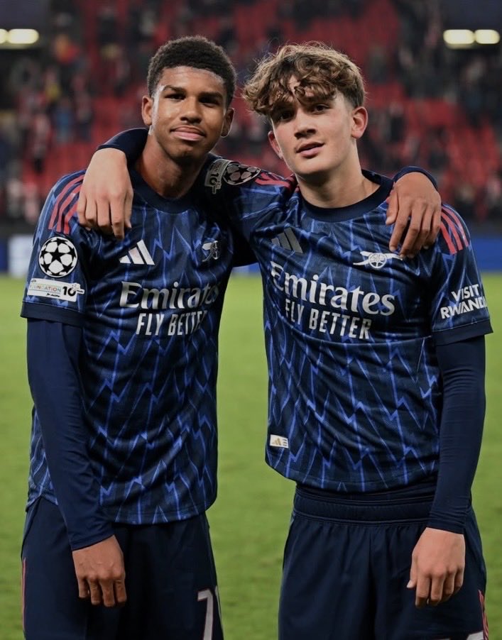 AfcBase's tweet image. Been along time without a post, but I think tonight’s result just sums up how special this club is at the moment. 

10 wins in a row, 8 clean sheets in a row, injury’s galore.

But this team is different, and the fact we keep on getting results just shows how brilliant we are.