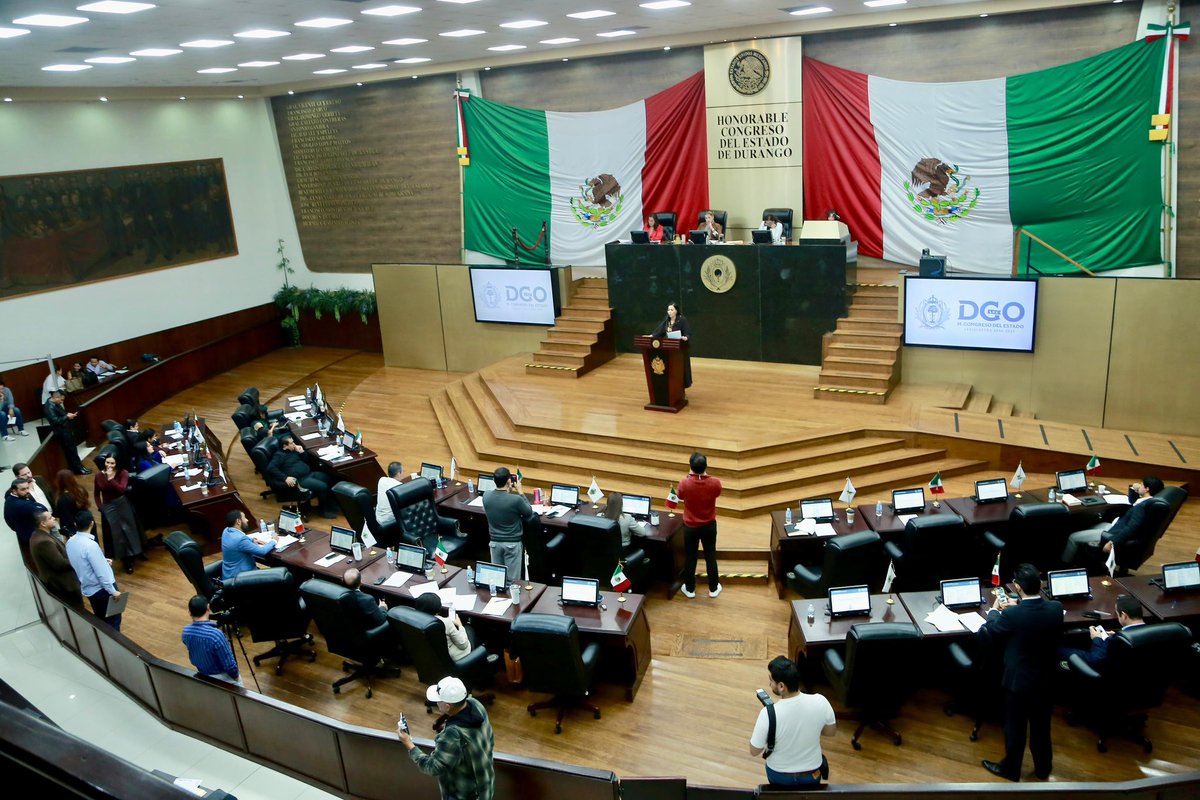 Hoy fue día de Sesión en el Congreso del Estado, en donde las Diputadas y Diputados del Congreso del Estado de Durango, presentamos las siguientes propuestas de reformas y adiciones a las Leyes y Códigos estatales, ademas de diversos pronunciamientos.

- Código Civil

-Código