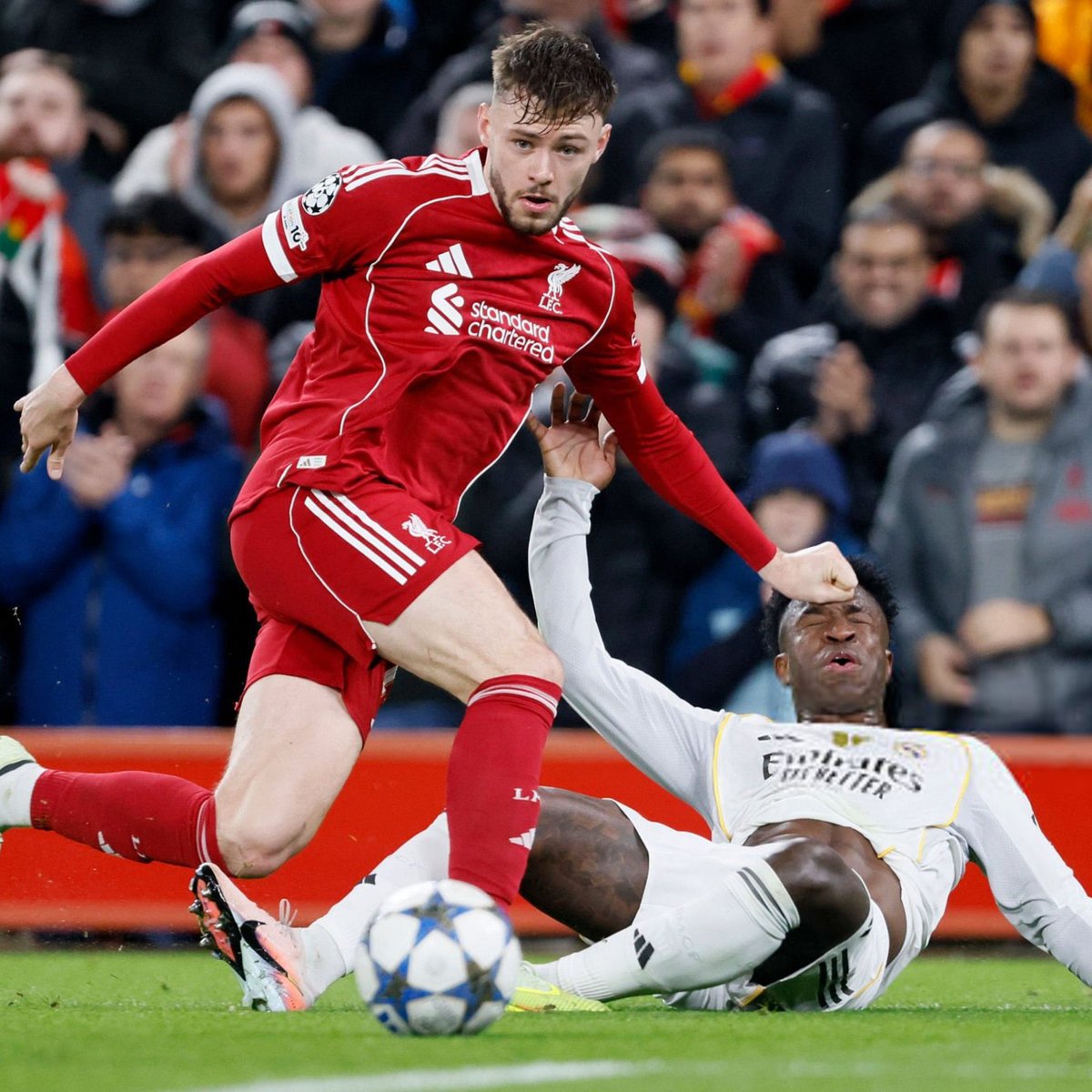 📊 Conor Bradley made the most recoveries (7), won 100% of his tackles (3/3) and completed the most passes into the final third (10) for #LFC tonight. 

Simply sensational. 

🎶 There’s only one Conor Bradley🎶