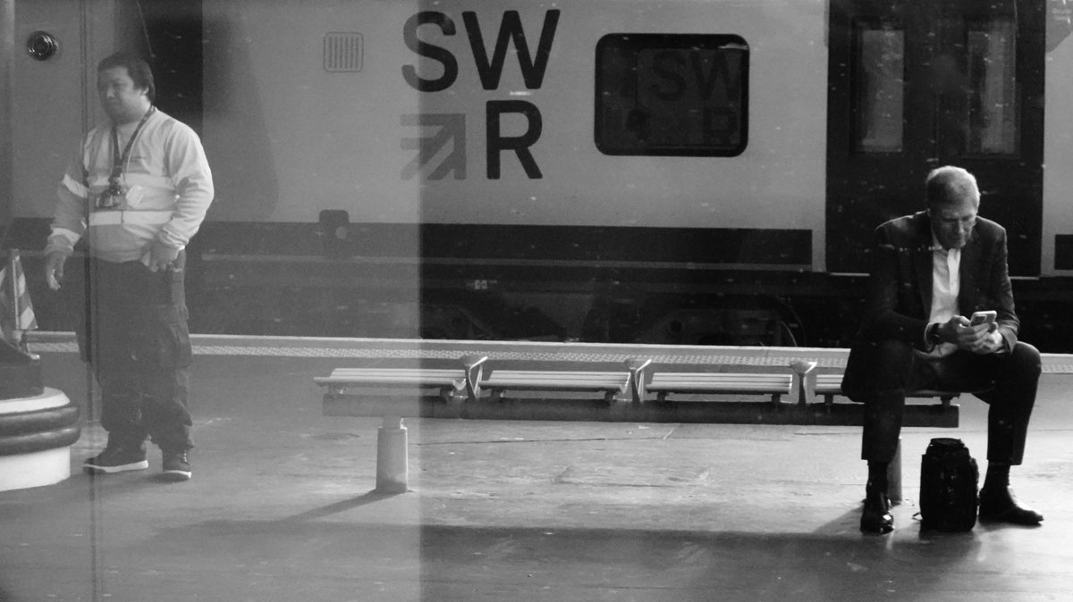 nickstew_art's tweet image. 2/2. #Rushhour at #Waterloo #class