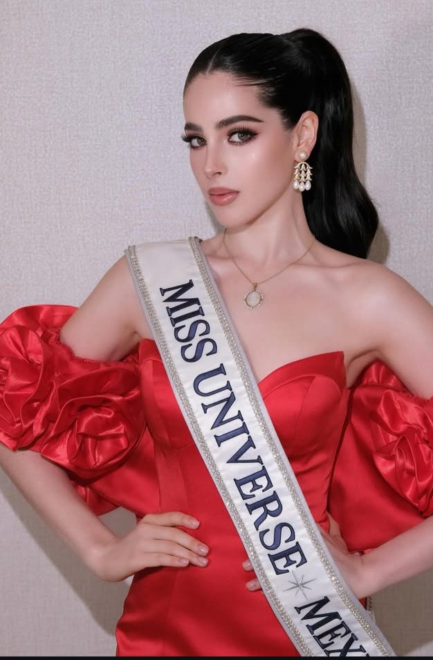 machu2018_'s tweet image. Pobre iluso, que creyó que podía insultar y ser un patan con una mujer mexicana y que ella se quedaría callada, no sabe cómo somos las mexicanas. Gracias Fátima por no quedarte callada y alzar la voz en nombre de todas las mujeres 
#fatimabosch