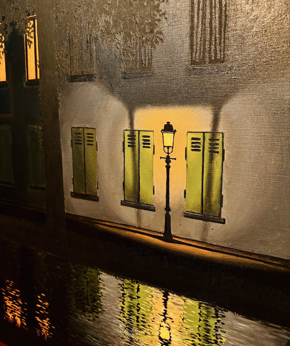 Magritte is one of my favourite artists - such awesomeness to visit the Magritte Museum again.