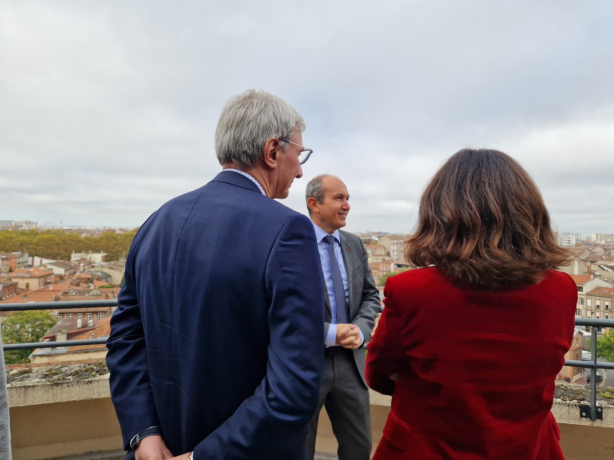 ✨️Hier, avec <a href="/PrefetOccitanie/">Préfet d'Occitanie et de la Haute-Garonne</a>, <a href="/CDrucker_Godard/">Carole Godard</a>, la rectrice ESRI et le Dasen de Haute-Garonne, inauguration à Toulouse du site RHAPSODIE rénové, qui accueille un CIO, des équipes de circonscription <a href="/DSDEN31/">DSDEN 31</a>, le SDJES 31, ainsi que des services <a href="/RA_Occitanie/">Région Académique Occitanie</a> (DRARI, DRAREIC...)