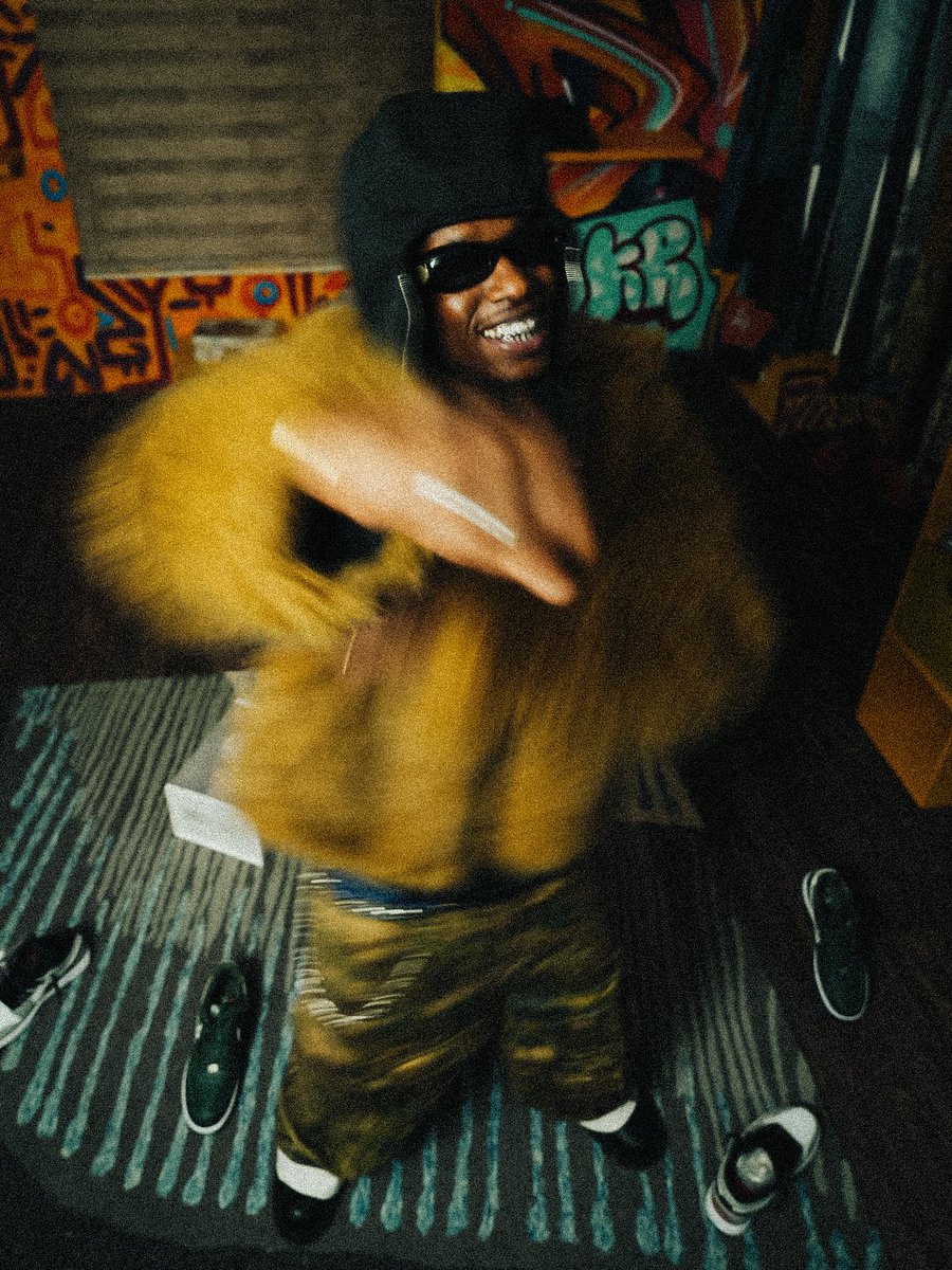 OumarBayoFall's tweet image. Portraits of @sambapeuzzi 

#kebetu #senegal #dakar #photography  #เขมจิราต้องรอดseries