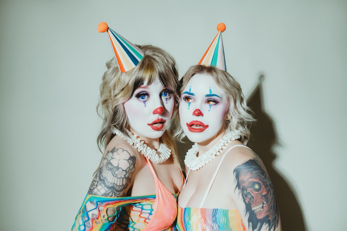 We like to share 🎈

<a href="/ladybettyrae/">𝔅𝔢𝔱𝔱𝔶 ℜ𝔞𝔢 ⛓️🩷</a>