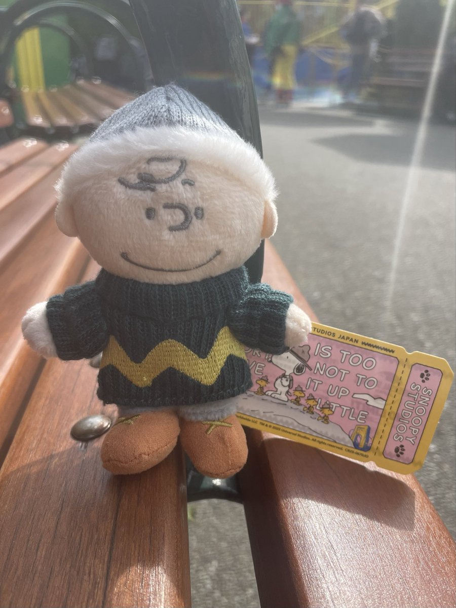 ユニバ　チャーリーブラウン　まとめて ユニバでチャーリーブラウンに遭遇🌈 一緒に写真も撮ってもらえ