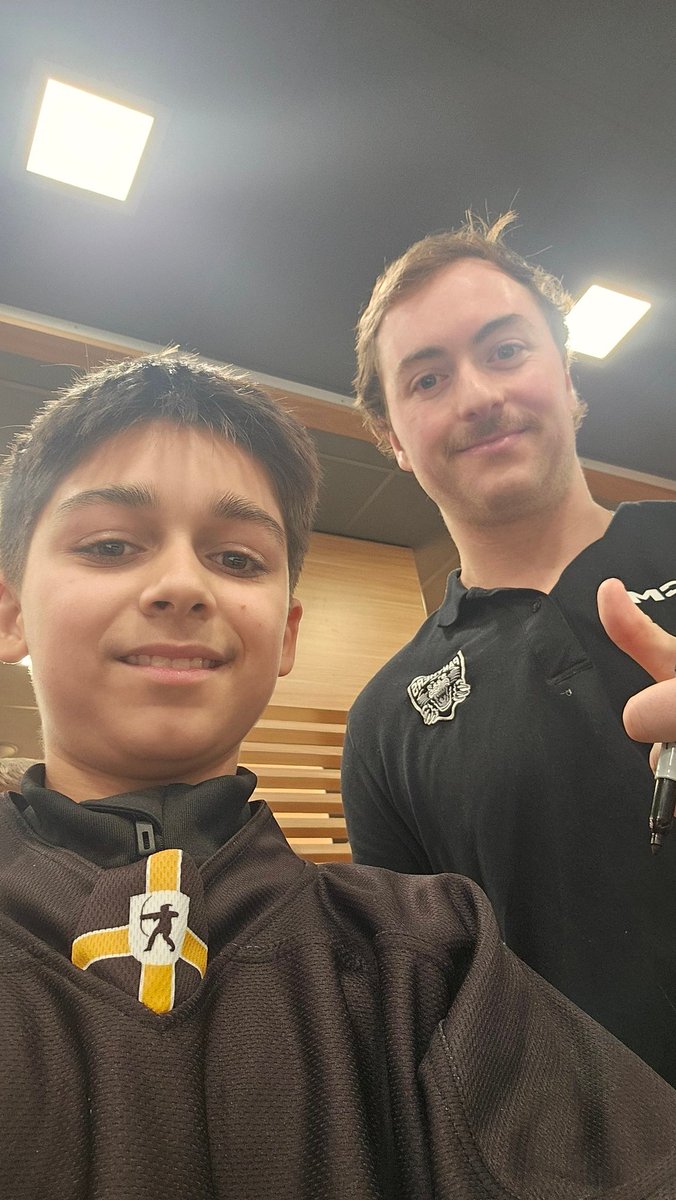 Managed to cope with a packed McDonald's to get a couple of photos! <a href="/PanthersIHC/">Nottingham Panthers</a> <a href="/Panthersmascot/">Paws</a>