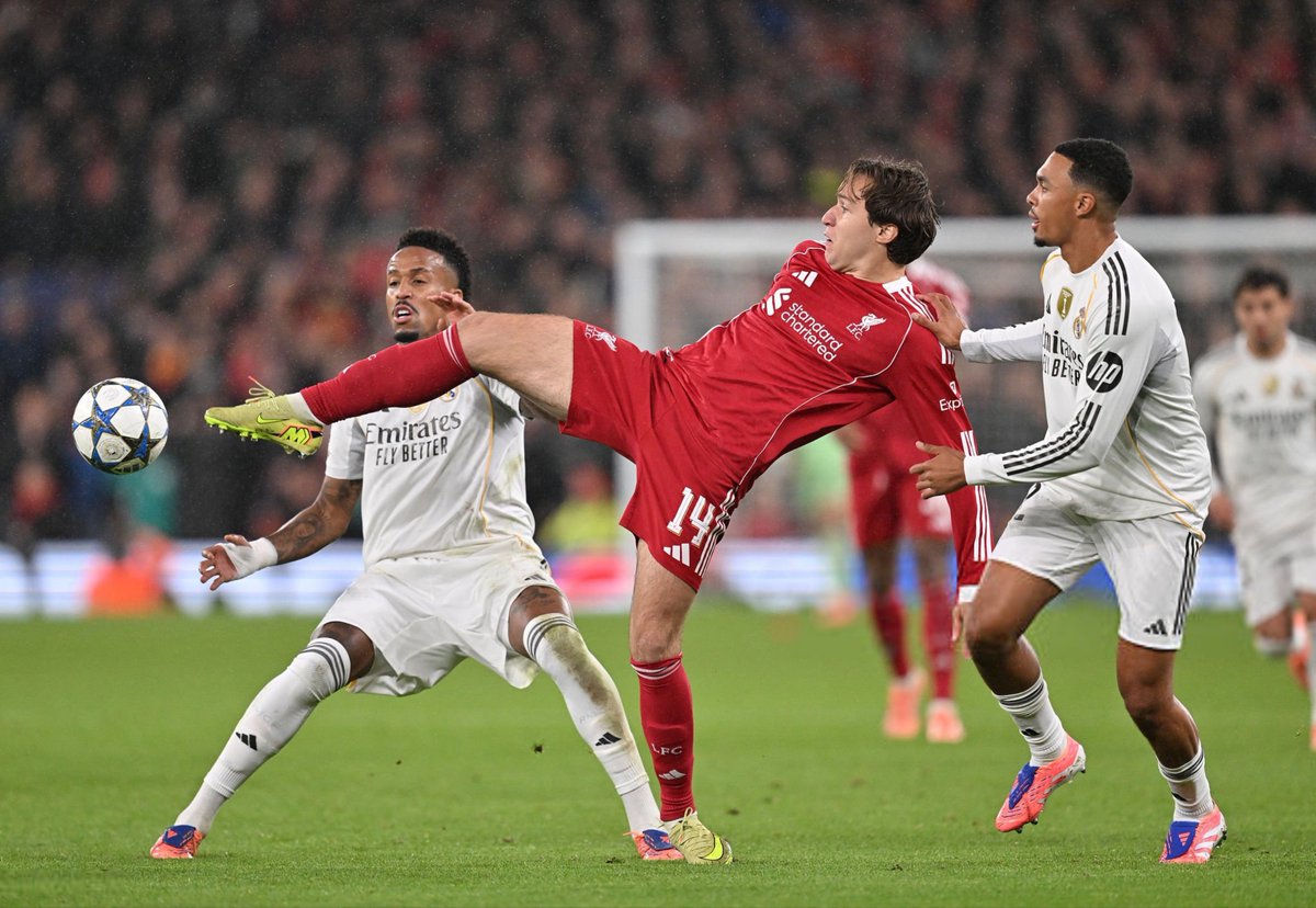 Federico chiesa —- masterclass 👑

Liverpool FC v Real Madrid C.F. - UEFA Champions LeagueLeague

#liverpool #ChampionsLeague