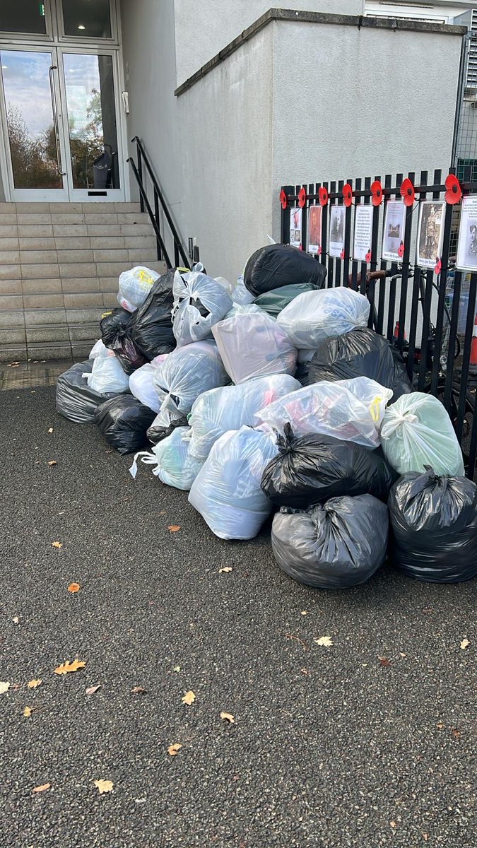 Happy School Bags Collection Today🛍️‼️
Thank You So Much To Everyone Who Donated Clothing To Help Raise Money For OLM👏🙏