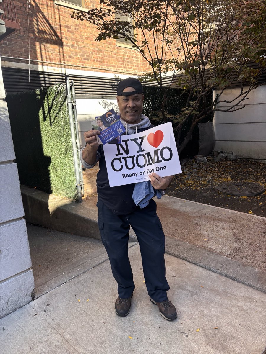 andrewcuomo's tweet image. 🗽New York! Thank you for your incredible solidarity today, from volunteers to voters. The future of this city only happens when we all come together!

Polling sites close at 9 PM EST, so there are still a few hours left to make your voice heard!

🗳️ Comment below if you’ve…