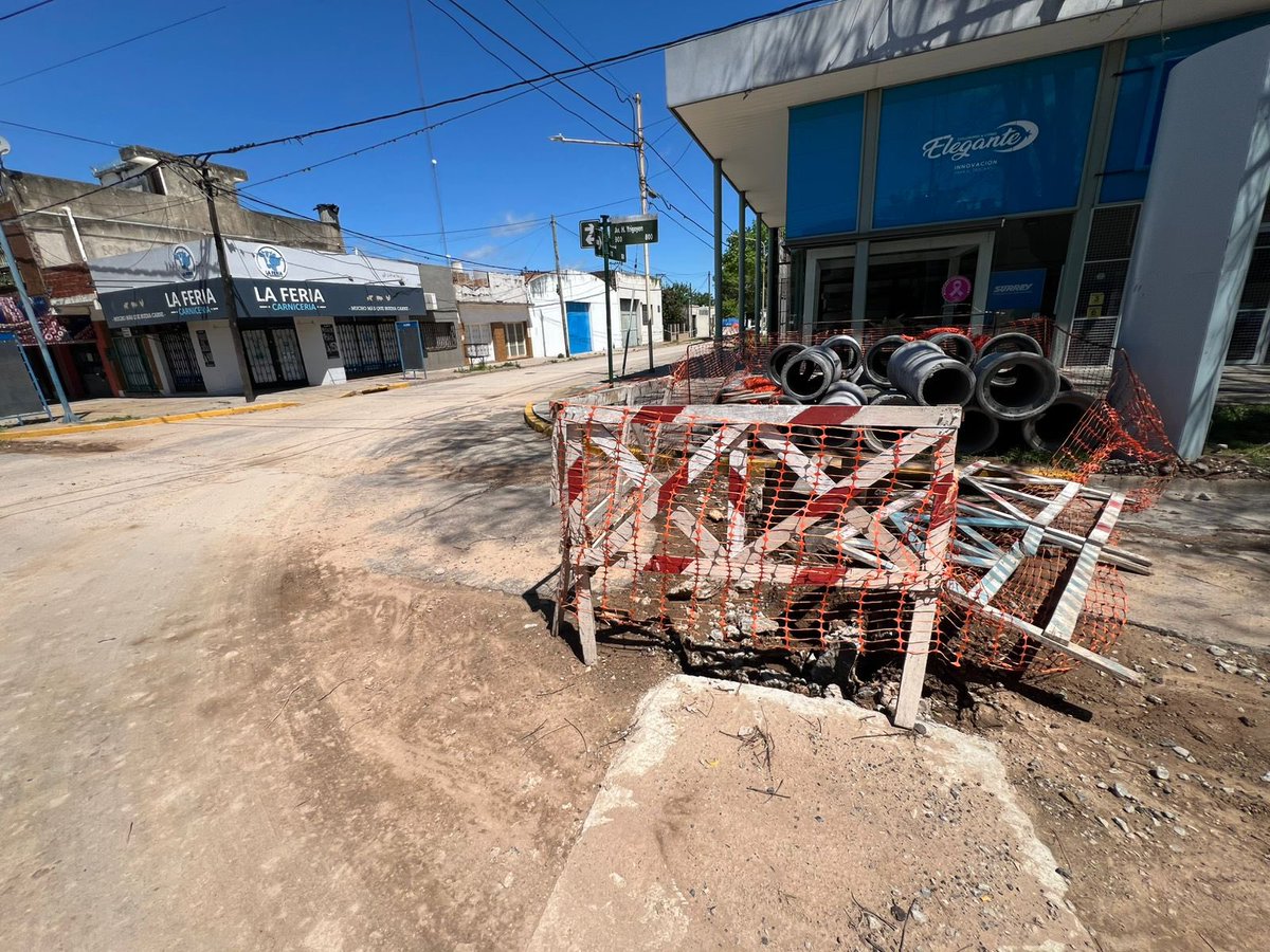 Suspender la obra del Ramal Norte es una falta de respeto más del gobernador <a href="/Kicillofok/">Axel Kicillof</a> hacia los pergaminenses.
Vino a Pergamino hace unos días a hacer campaña, y ya debía desde abril una obra que sabía que no iba a pagar.
Hicieron lo mismo con la represa.

Los concejales y