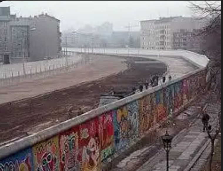 UltraParis75 tweet media