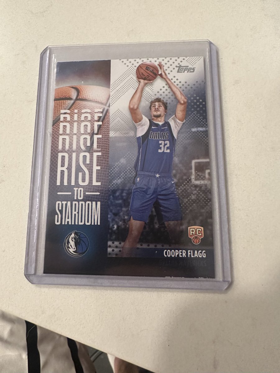 Chris_Aiken's tweet photo. @Topps you’re killing me on this print job here. https://t.co/dQLdU0yscM