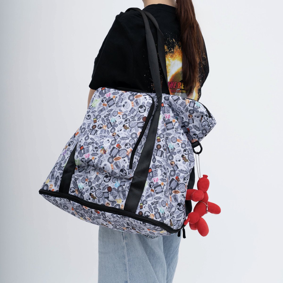 いよいよ本日より
ツアーオフィシャルグッズ
販売開始です🤩✨‼️🤩✨‼️
ツアーを盛り上げてくれるものや
あなたの推しのプロデュースグッズも👍

僕は【KiU】さんとのコラボ
『NESKiU(ネスキウ)トート』バッグ👍
これ絶対使えるやつです🔥👍(笑)
要チェック‼️‼️‼️
#EXILE
#EX_THEREASON