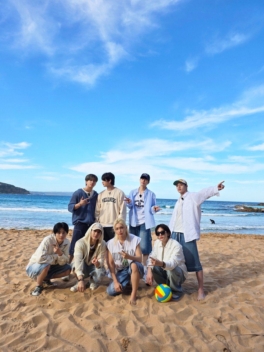 sᴛᴀʀɢᴀᴢɪɴɢ tweet media