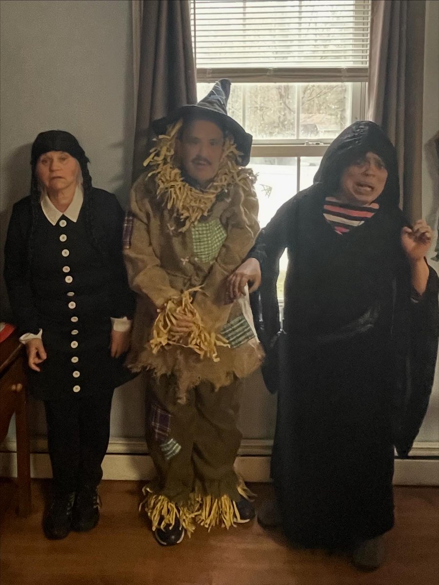 GreystonePrgrms's tweet image. This year’s Halloween costumes were so creative and full of personality! From classic favorites to clever ideas, everyone brought their creativity and spirit. 

#GreystonePrograms #ʜᴀʟʟᴏᴡᴇᴇɴ2025