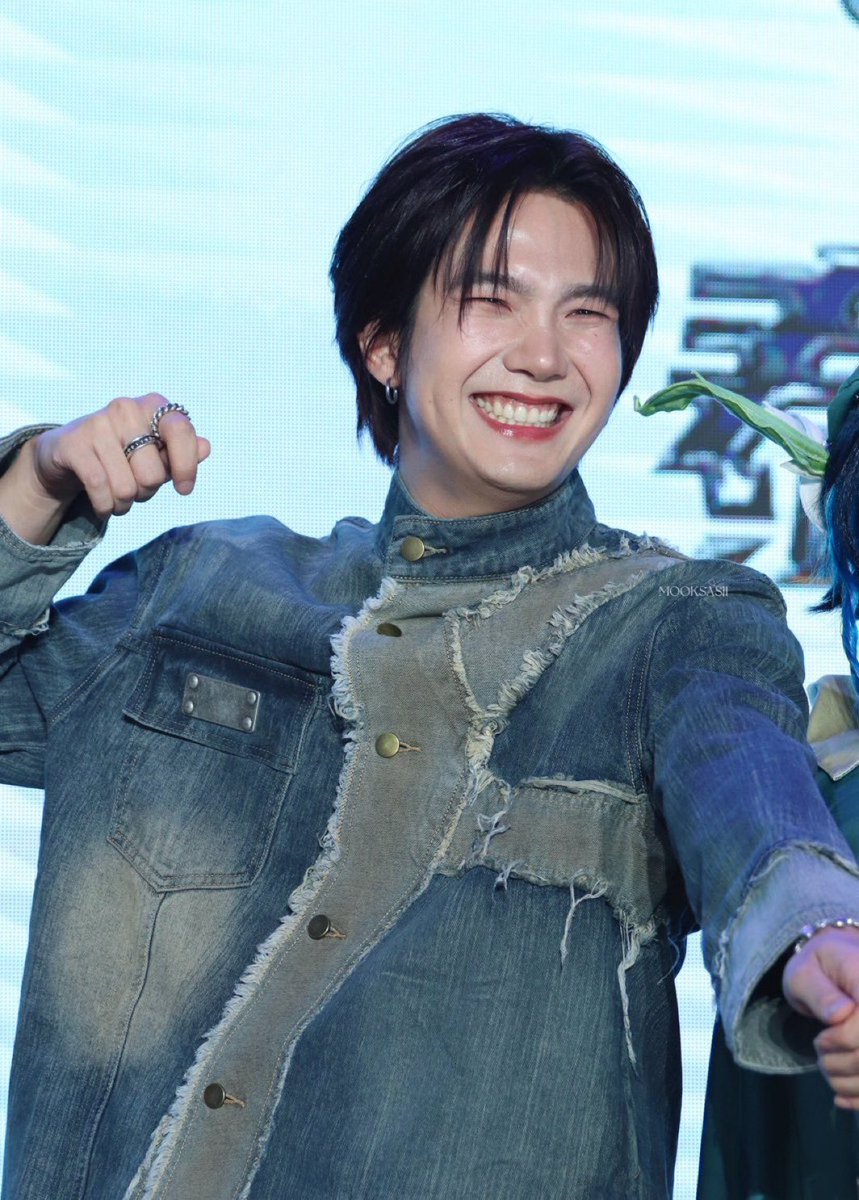 OnlyBuildLatam's tweet image. Es muy dulce pero con alma intrépida. Va a driftear y todo 
I vote #NETIZENSREPORT #BUILDJAKAPAN for Asian Celebrity of the Year #ACOTY2025 #ACOTY2025BUILDJAKAPAN 
Tag @thenreport @JakeB4rever