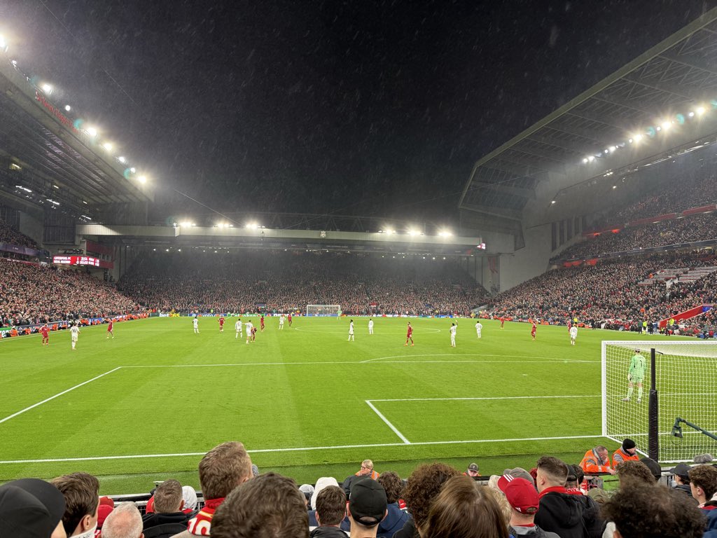 ben_lawrence91's tweet photo. Up the reds!!! https://t.co/yTQ0v1mXOj