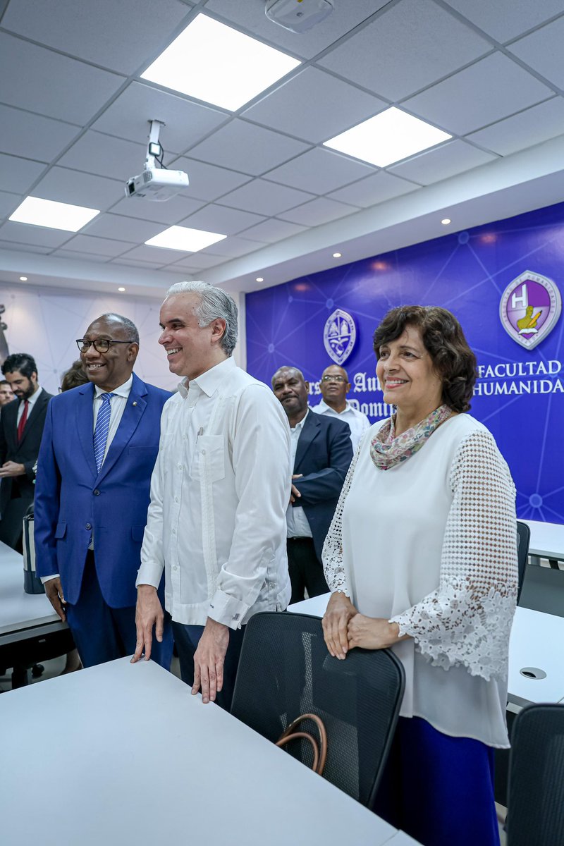 LMDECAMPS's tweet image. La UASD fue una casa para mi padre.
Hoy esa casa honra su nombre con una tarja en el Aula Inteligente.
Gracias por recordar su lucha, sus ideas y su ejemplo.
Nos llena el corazón. 🙏🏻