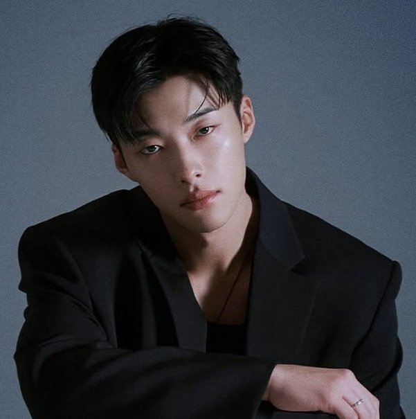 kyungsoo and woo dohwan in the same agency!!!