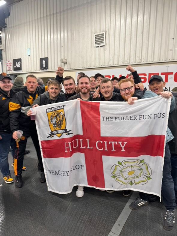 Can’t win em all. Great day out with the boys. Shoutout <a href="/HullCityST/">Hull City Supp Trust🎗</a> and their representatives flicking cigs at people just enjoying the game. Incredible representation as always👏🏻

Clowns that do not represent this football club🤡 #hcafc
