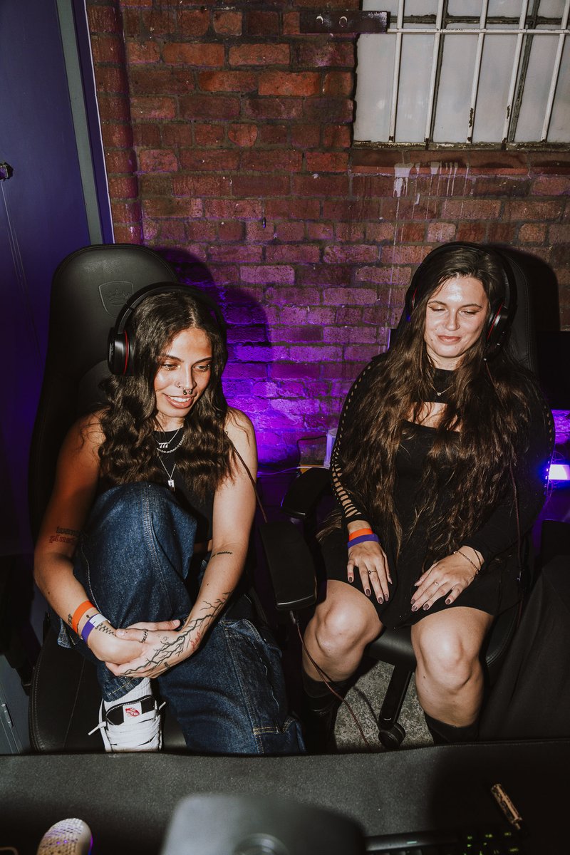 ahleeyahh tweet media