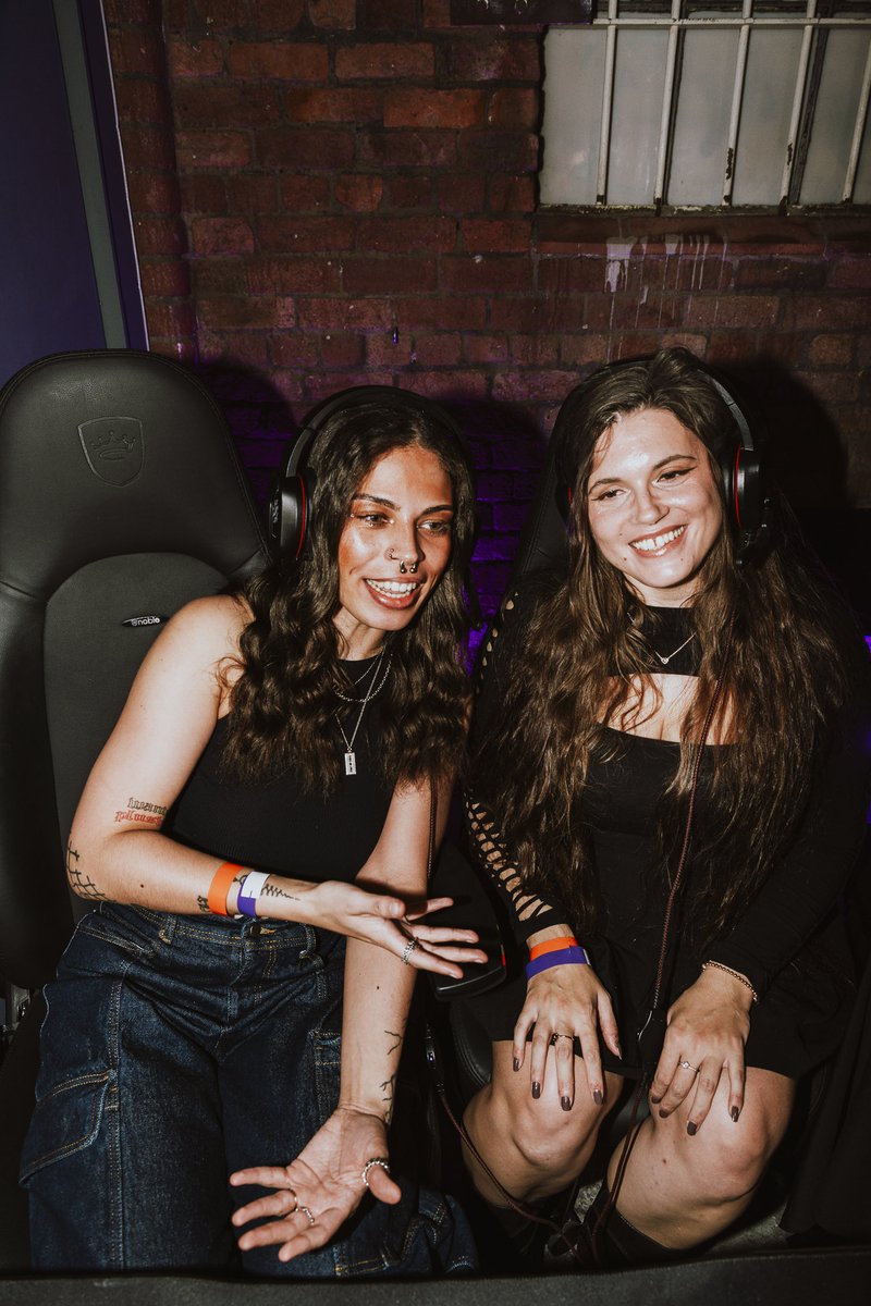 ahleeyahh tweet media