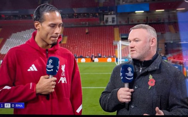 🔴 فيرجيل فان دايك عن مواجهة انتقادات النقاد🎙️

"أعيش مع لاعبين ربما تأثروا بذلك. إذا خسرنا مباراة لليفربول - أربع أو خمس مباريات - فهناك انتقادات - وهذا أمر طبيعي إلى حد ما." 

"الأمر مبالغ فيه أحيانًا. أعتقد أن السبب هو أننا نعيش في عالم مليء بالمنصات، حيث يمكن للكثيرين قول