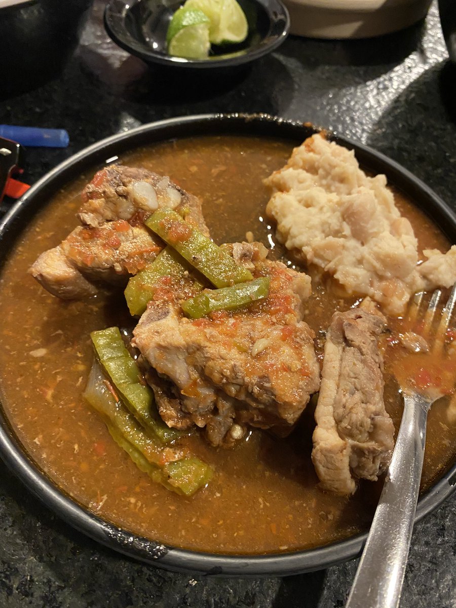 Griffin_m719282's tweet photo. Gracias por la fina conducción, @lacantuccini. Y a los parroquianos por la pimienta y la sal. Merienda con cocina de barrio… y buenos tragos. 🍺🥂🌮🪐🚀♥️ https://t.co/LrYpo7blYa