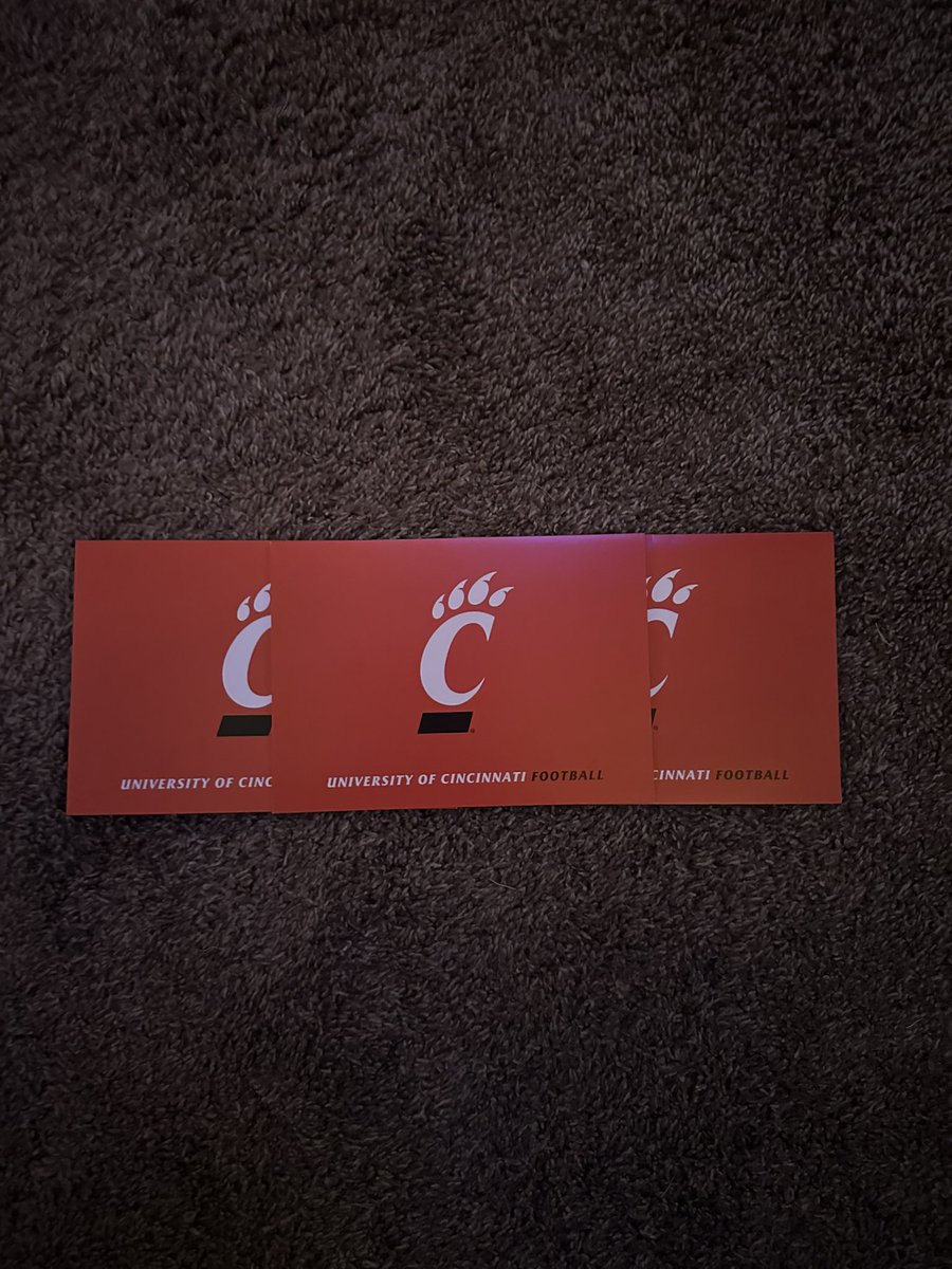 Appreciate you <a href="/GoBearcatsFB/">Cincinnati Football</a> for all the love you guys keep sending, 
<a href="/CoachSattUC/">Coach Satterfield</a> <a href="/Coachbg_qb/">Brad Glenn</a> <a href="/CoachStingley/">Vijay Stingley</a> <a href="/tygeeleach/">Tygee Leach</a> <a href="/silas_gleason/">Silas Gleason</a> <a href="/Coach_Cass/">Cass Simmons</a>