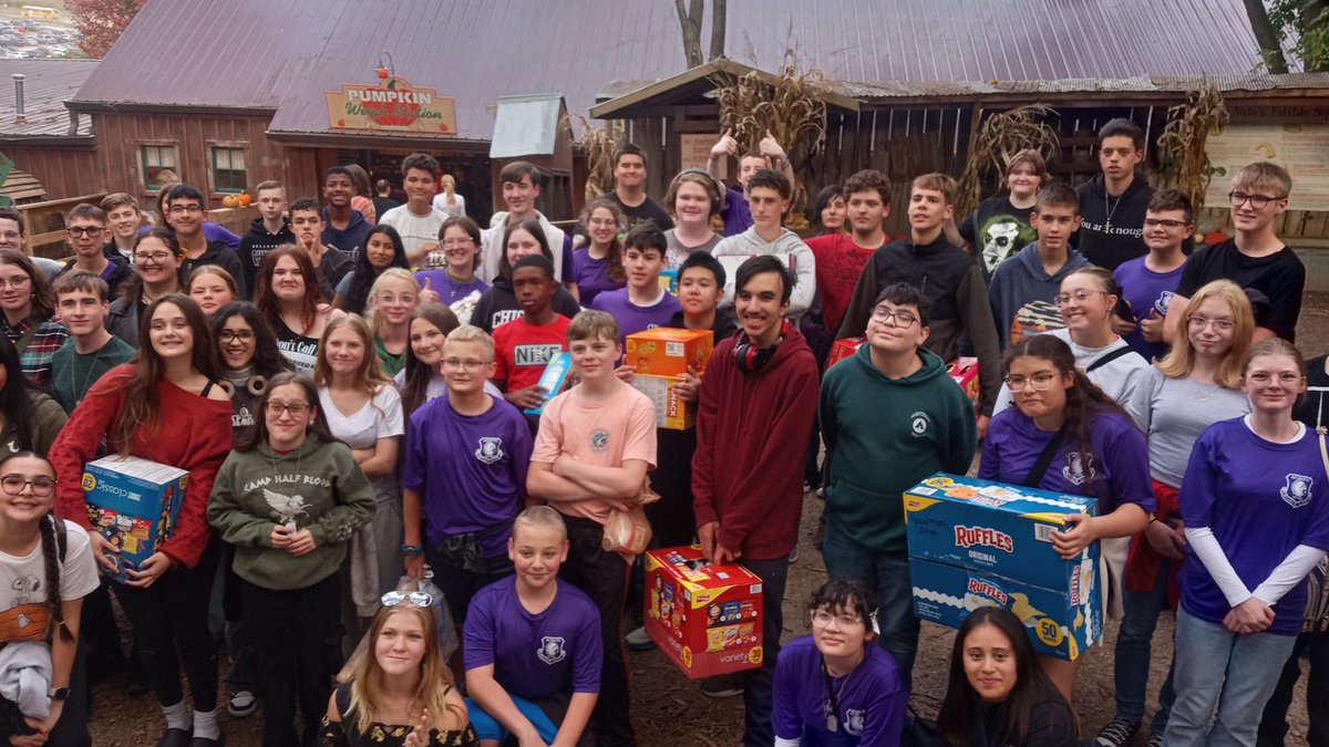 BEAFJROTC's tweet photo. Our cadets had a ton of fun spending their afternoon at Valas Pumpkin Patch on the 9 of October.

@HQAFJROTC @ChieftainNation 

#OURHOUSE #AFJROTC #NE21 https://t.co/zUsCFZK0TD