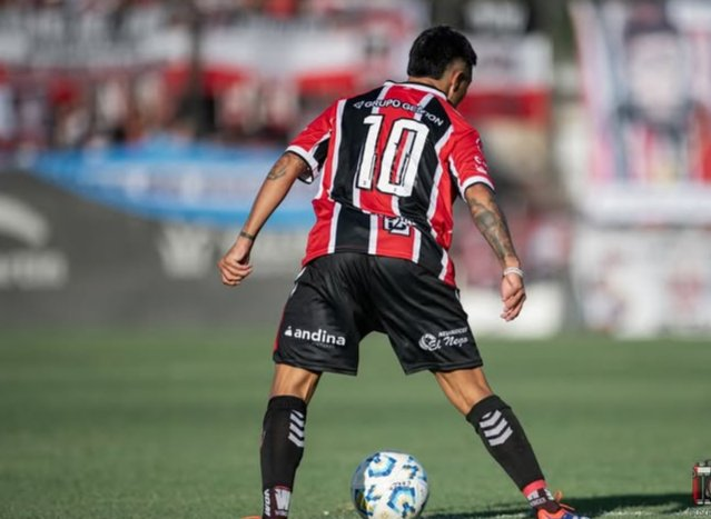 ColoAlvarez_'s tweet image. 🚨🇾🇪 AHORA | Ricardo Blanco, Víctor Figueroa, Coquito Rodríguez y Nicolás Cháves NO siguen en Chacarita. 

La decisión fue tomada por la Comisión Directiva.
