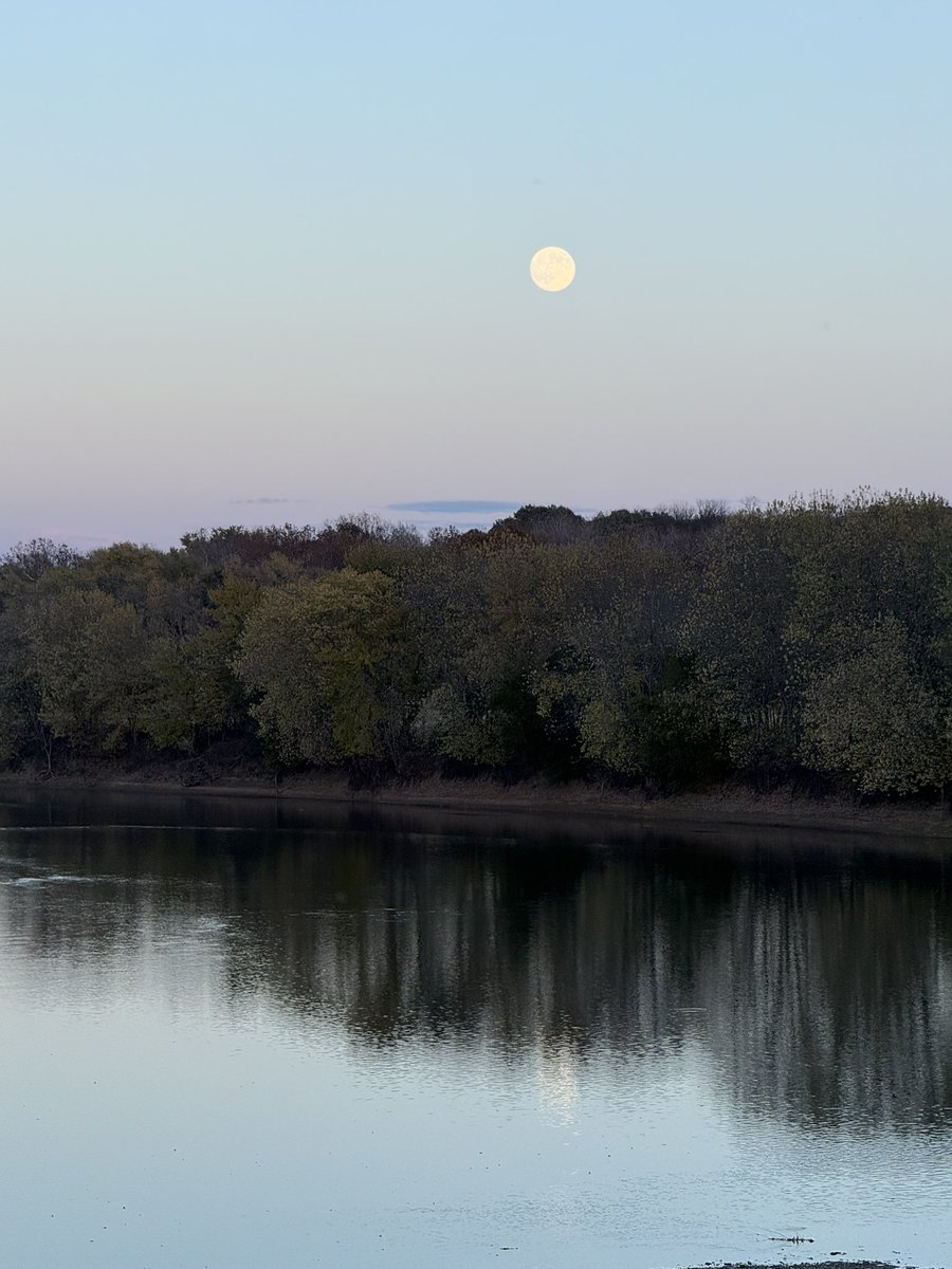 Beaver moon over west central indiana farm field and wabash river Williamsport bridge <a href="/SeanAshWX/">Sean Ash</a> <a href="/standridgewx/">Matt Standridge</a> <a href="/BrianWilkes59wx/">Brian Wilkes</a> <a href="/NWSIndianapolis/">NWS Indianapolis</a>
