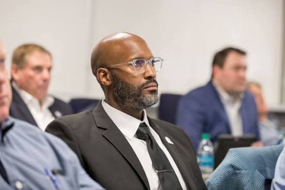 NukeDuren's tweet photo. BREAKING: According to a source close to the franchise, #Lions GM Brad Holmes thought the trade deadline was tomorrow.

He rushed into his office when he was informed that it is today, the source said.

Just inexcusable… https://t.co/OFReoeGtyQ