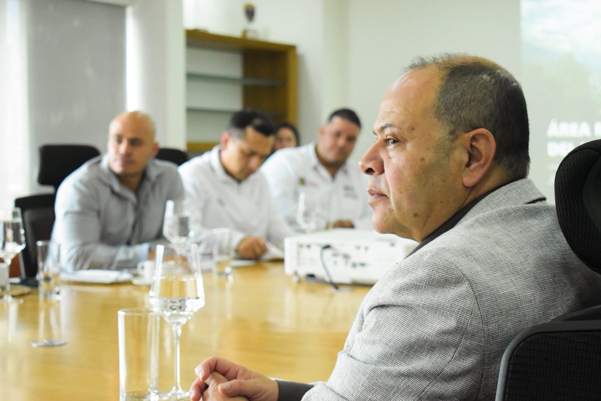 Hoy estuvimos en el <a href="/Areametropol/">Área Metropolitana del Valle de Aburrá</a> conociendo la experiencia del Área Metropolitana del Valle de Aburra que lleva más de 45 años de experiencia como Esquema Asociativo. 🙋🏻‍♂️🙋🏼‍♀️🙋🏼‍♂️ Acompañados de algunos alcaldes y concejales de la región de cara a la conformación del <a href="/area_mvsn/">Área Metropolitana del Valle de San Nicolás</a>