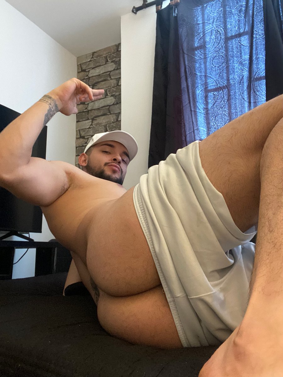 DavidGaez's tweet photo. Un neita en pantaloneta de futbol? 🔥🔥 apuesto a que te dan ganas de detonarme RT https://t.co/fxDrW213vK